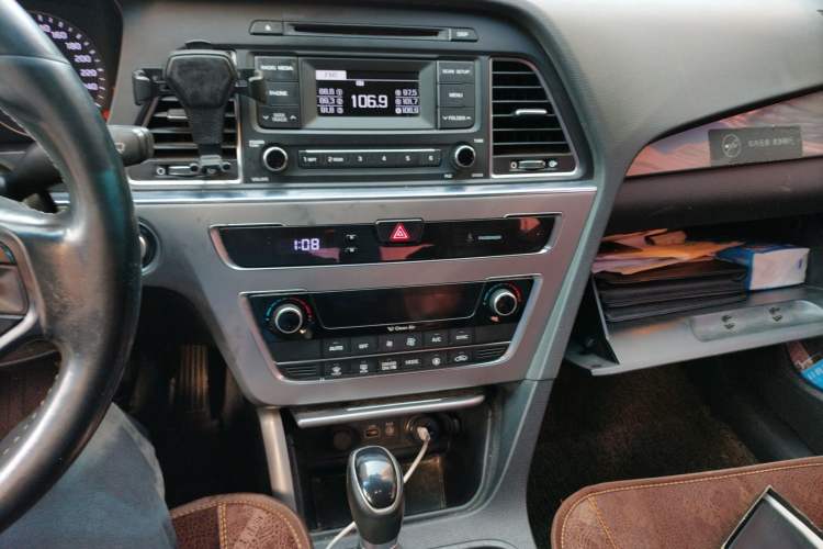 Used Hyundai Sonata 2016 2.0L Hybrid HE Smart Version Audio And AC Panel