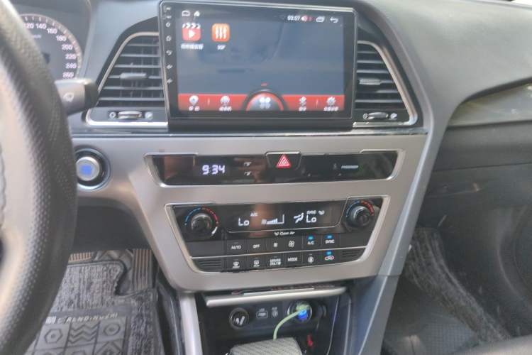 Used Hyundai Sonata 2016 2.0L Hybrid HE Smart Version Audio And AC Panel