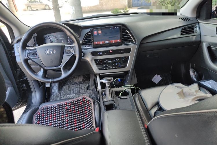 Used Hyundai Sonata 2016 2.0L Hybrid HE Smart Version Center Console