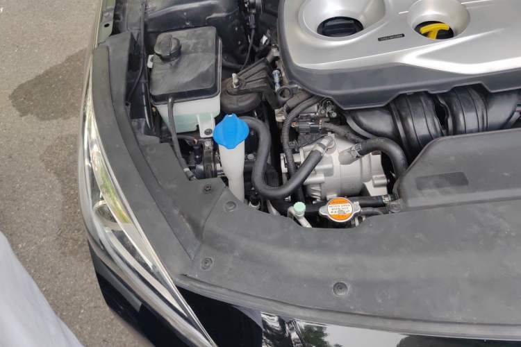 Used Hyundai Sonata 2016 2.0L Hybrid HE Smart Version Engine Bay Right