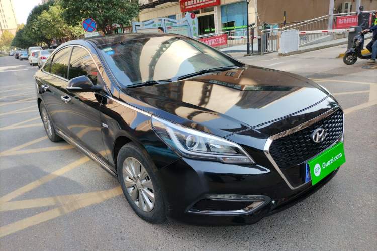 Used Hyundai Sonata 2016 2.0L Hybrid HE Smart Version Front Right 45 Deg