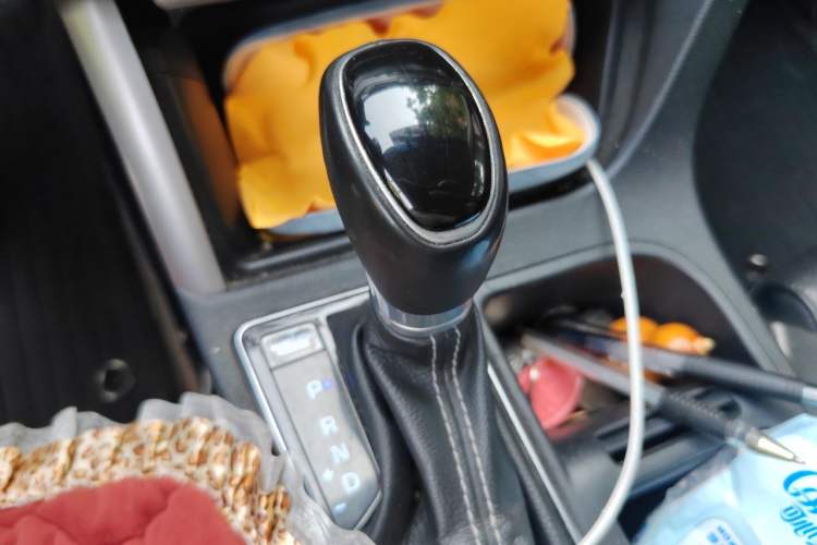 Used Hyundai Sonata 2016 2.0L Hybrid HE Smart Version Gear Lever