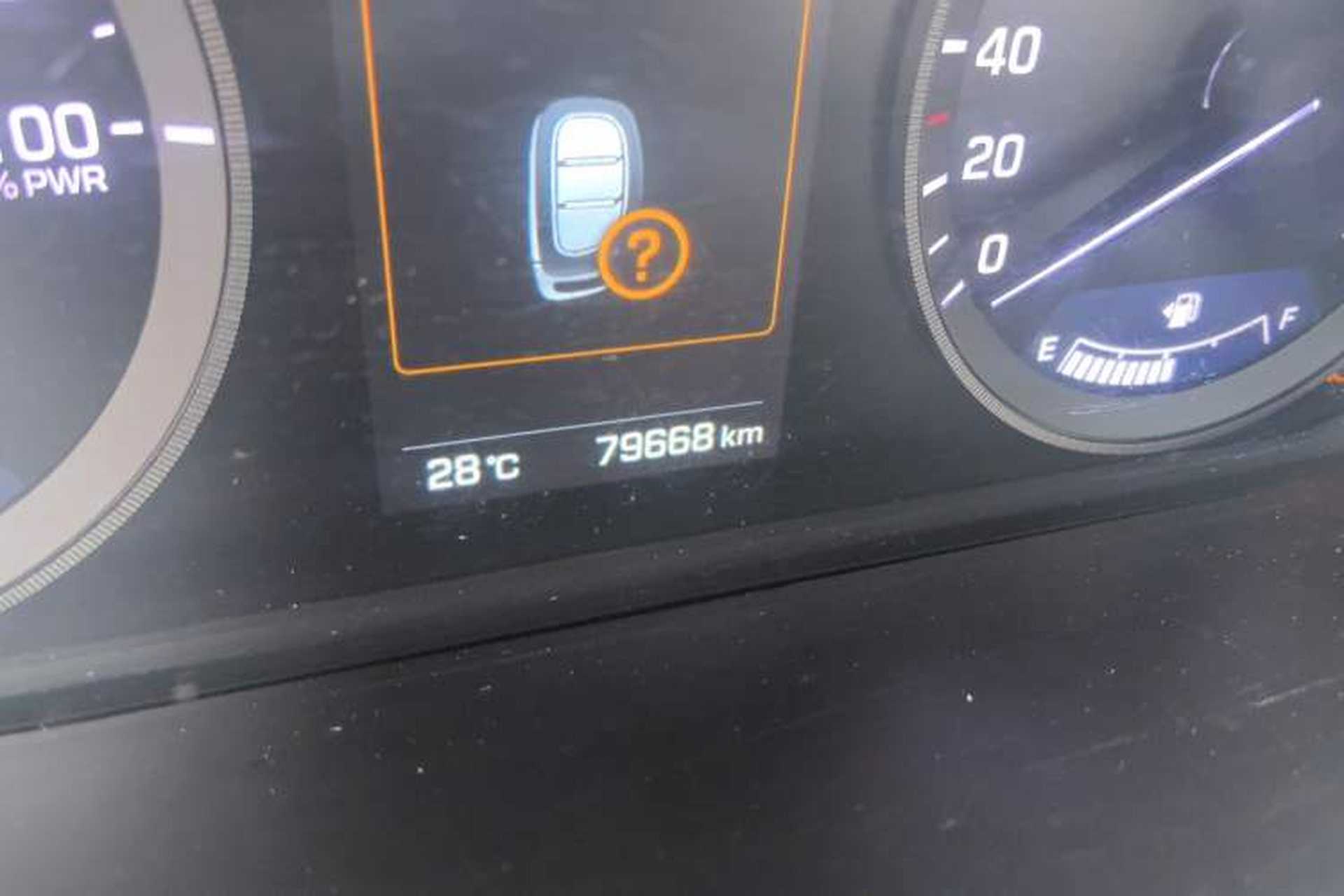Used Hyundai Sonata 2016 2.0L Hybrid HE Smart Version Odometer Close Up