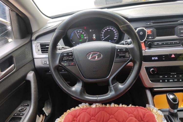 Used Hyundai Sonata 2016 2.0L Hybrid HE Smart Version Steering Wheel
