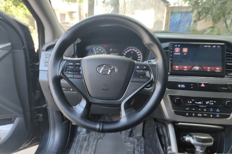 Used Hyundai Sonata 2016 2.0L Hybrid HE Smart Version Steering Wheel