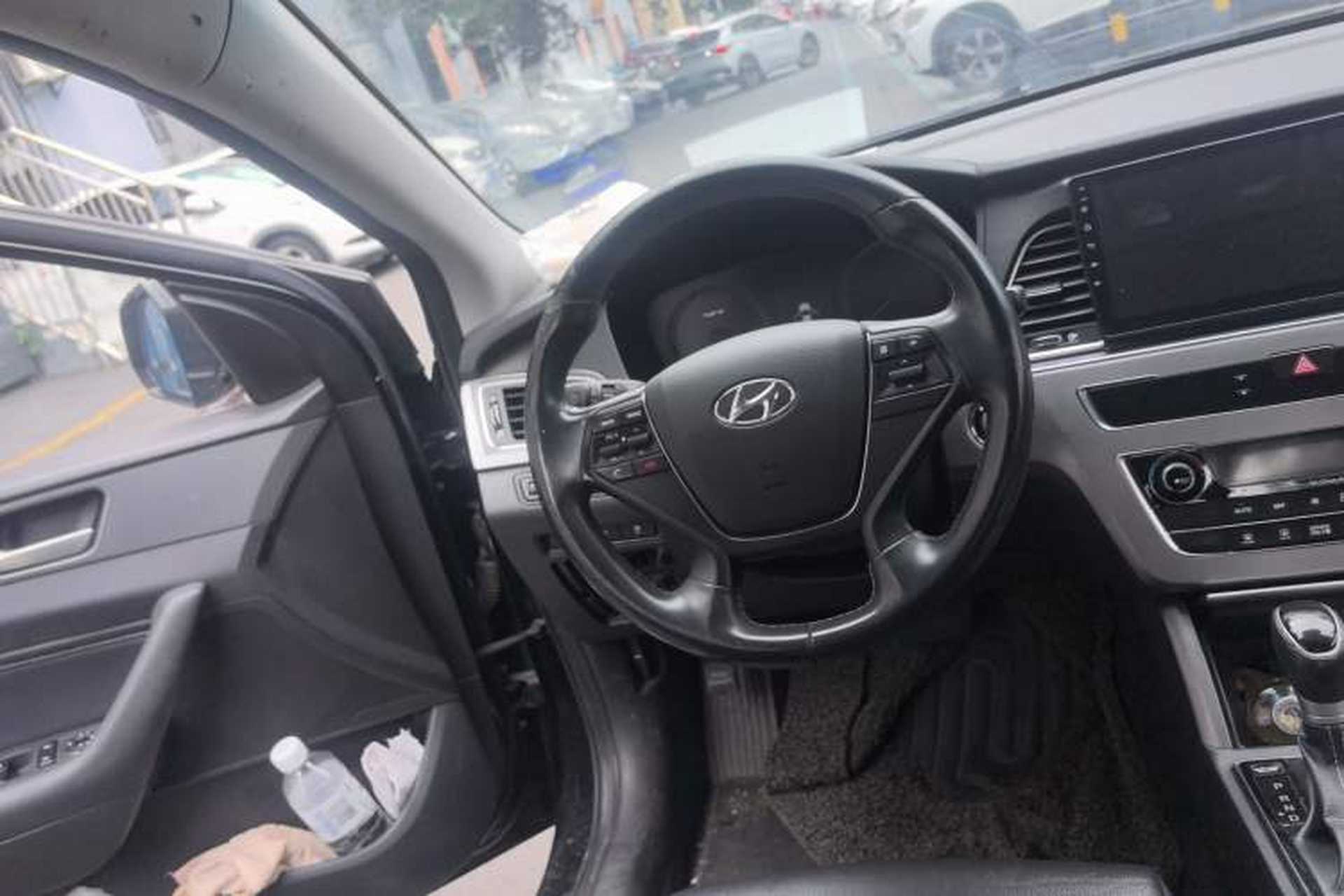 Used Hyundai Sonata 2016 2.0L Hybrid HE Smart Version Steering Wheel