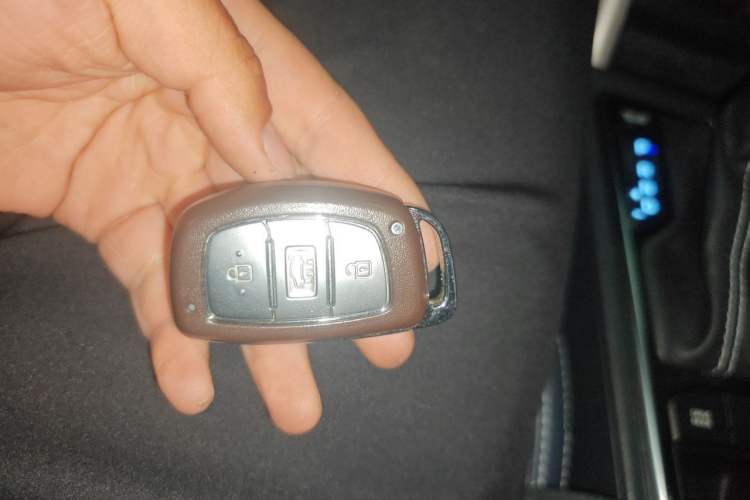 Used Hyundai Sonata 2016 2.0L Hybrid HS Leading Edition Vehicle Key