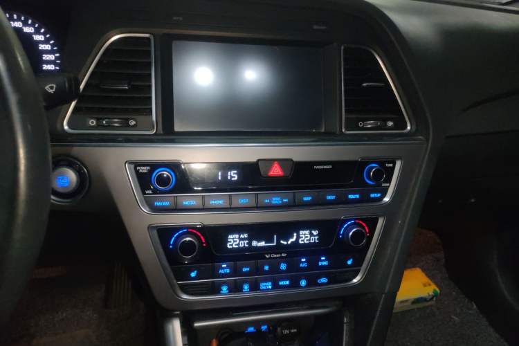 Used Hyundai Sonata 2016 2.0L Hybrid HS Leading Edition Audio And AC Panel