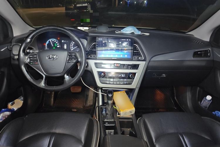 Used Hyundai Sonata 2016 2.0L Hybrid HE Smart Version Center Console