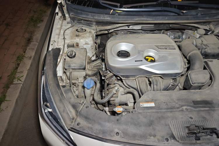 Used Hyundai Sonata 2016 2.0L Hybrid HE Smart Version Engine Bay Right