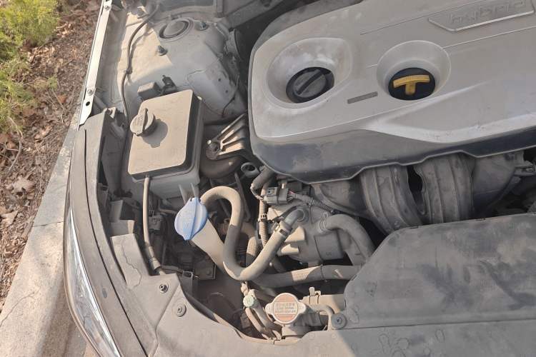 Used Hyundai Sonata 2016 2.0L Hybrid HS Leading Edition Engine Bay Right