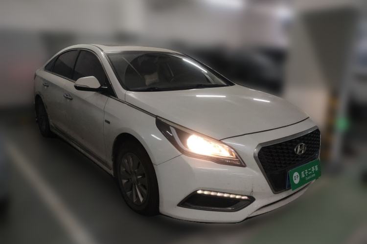 Used Hyundai Sonata 2016 2.0L Hybrid HS Leading Edition Front Right 45 Deg
