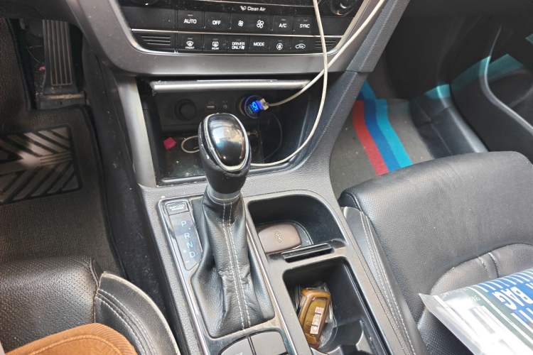 Used Hyundai Sonata 2016 2.0L Hybrid HE Smart Version Gear Lever