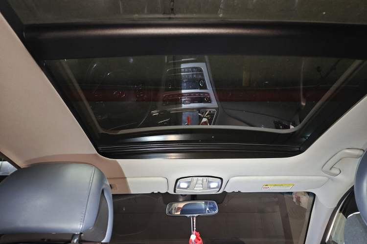 Used Hyundai Sonata 2016 2.0L Hybrid HL Luxury Version Headliner