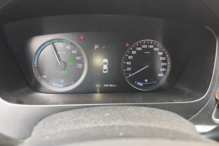 Used Hyundai Sonata 2016 2.0L Hybrid HE Smart Version Instrument Cluster