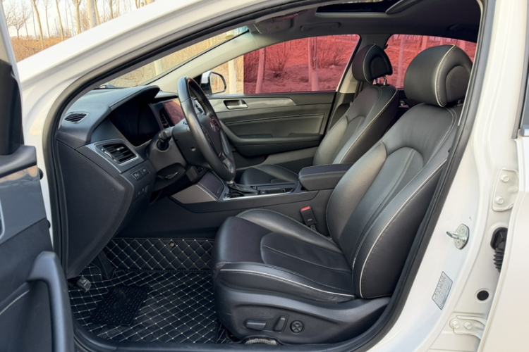 Used Hyundai Sonata 2016 2.0L Hybrid HS Leading Edition Interior 3
