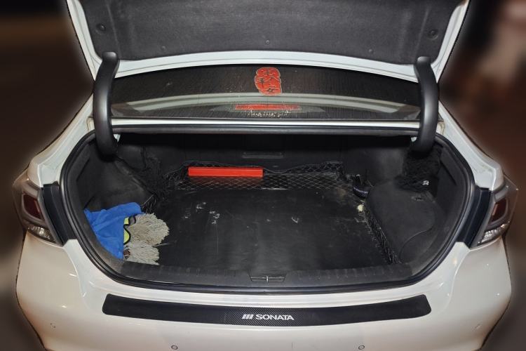 Used Hyundai Sonata 2016 2.0L Hybrid HE Smart Version Trunk
