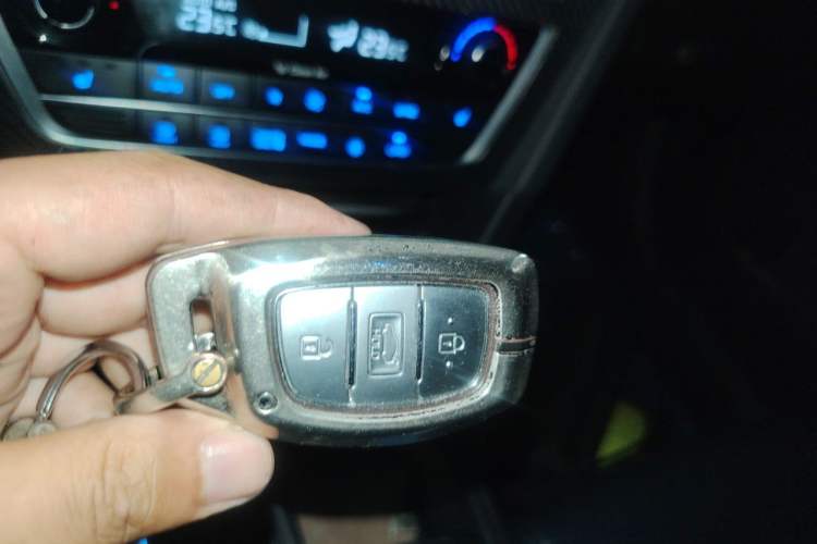 Used Hyundai Sonata 2016 2.0L Hybrid HS Leading Edition Vehicle Key