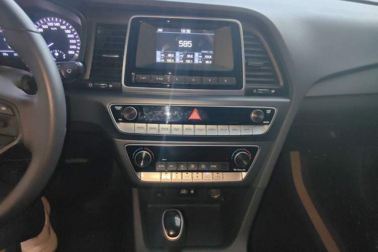 Used Hyundai Sonata 2017 2.0L GLS Smart Model Audio And AC Panel