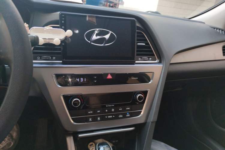 Used Hyundai Sonata 2017 2.0L GLS Smart Model Audio And AC Panel