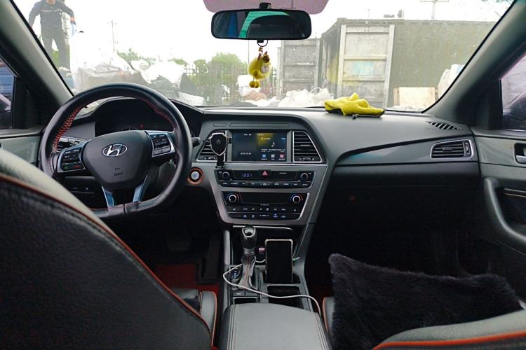 Used Hyundai Sonata 2017 1.6T GLS Smart Model Center Console