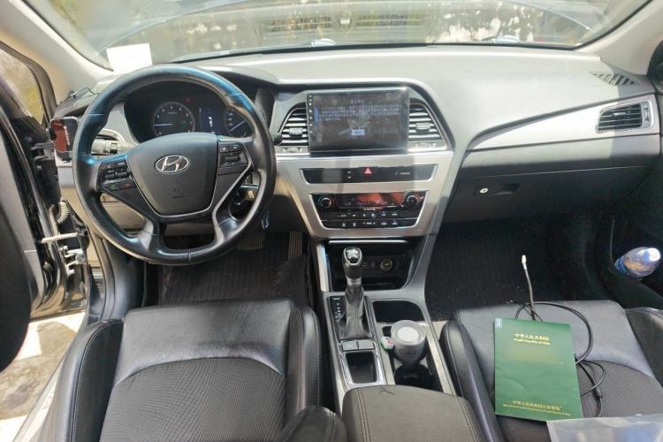 Used Hyundai Sonata 2017 2.0L GLS Smart Model Center Console