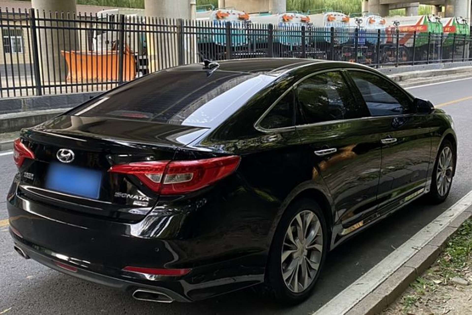 Used Hyundai Sonata 2017 2.4L DLX Premium Model Exterior 5