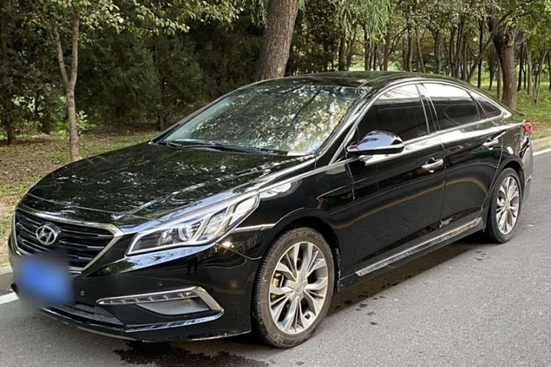 Used Hyundai Sonata 2017 2.4L DLX Premium Model Front Left 45 Deg