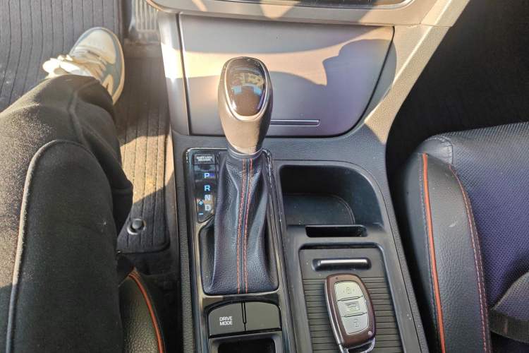 Used Hyundai Sonata 2017 1.6T GLX Leading Model Gear Lever