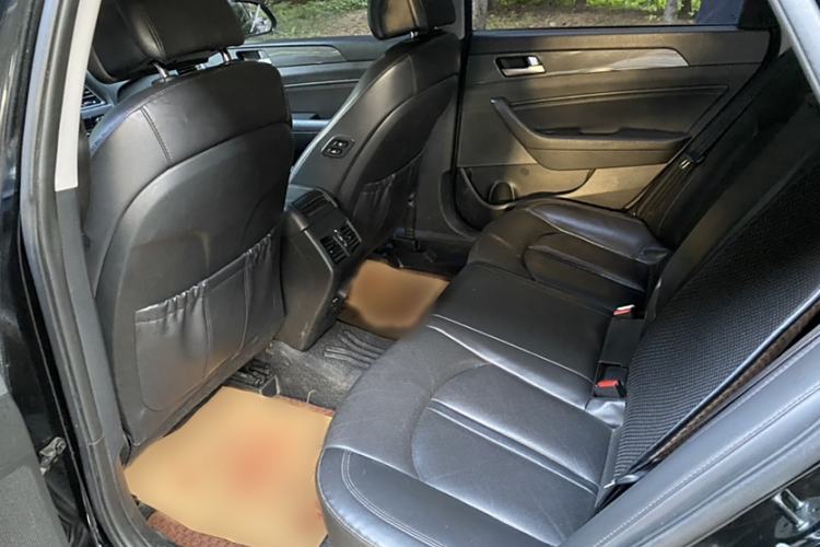 Used Hyundai Sonata 2017 2.4L DLX Premium Model Interior 6