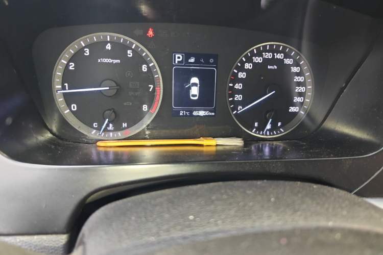 Used Hyundai Sonata 2017 2.0L GLS Smart Model Odometer Close Up