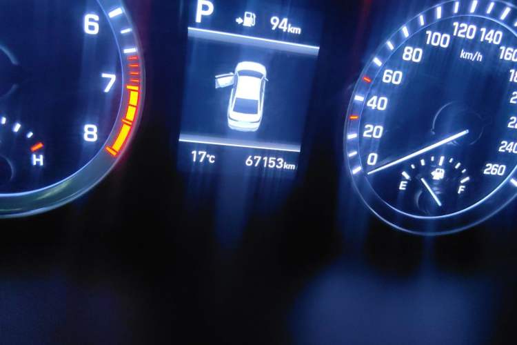 Used Hyundai Sonata 2017 2.0L GLS Smart Model Odometer Close Up