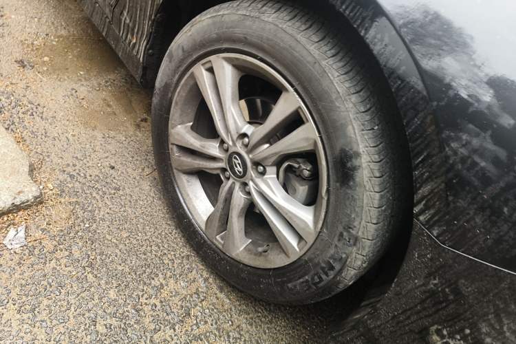 Used Hyundai Sonata 2017 2.0L GLS Smart Model Right Front Wheel Hub