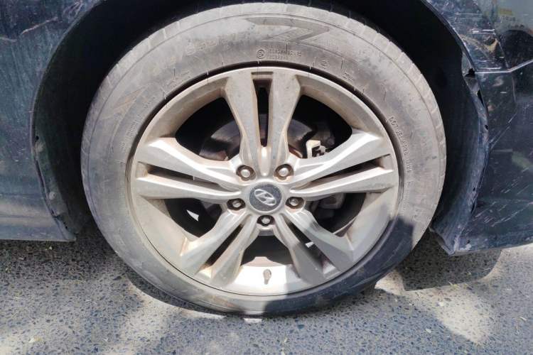 Used Hyundai Sonata 2017 2.0L GLS Smart Model Right Front Wheel Hub