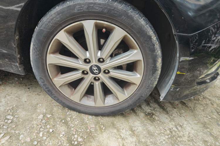 Used Hyundai Sonata 2017 2.0L GLS Smart Model Right Front Wheel Hub