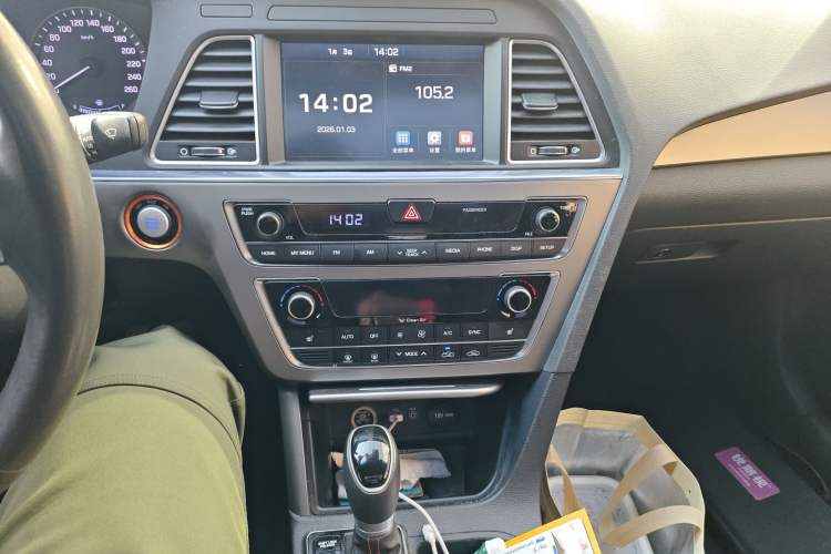 Used Hyundai Sonata 2017 1.6T DLX Prestige Model Audio And AC Panel
