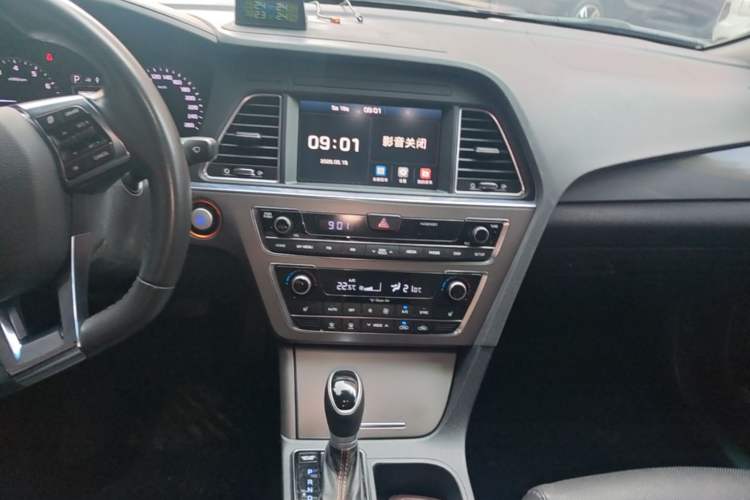 Used Hyundai Sonata 2017 1.6T GLS Smart Model Audio And AC Panel