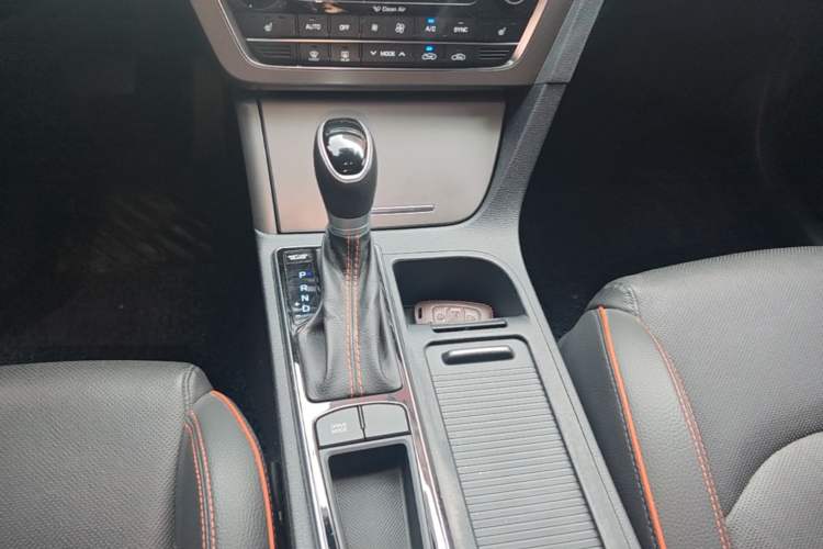 Used Hyundai Sonata 2017 1.6T GLS Smart Model Gear Lever