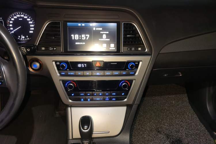 Used Hyundai Sonata 2017 1.6T GLS Smart Model Audio And AC Panel