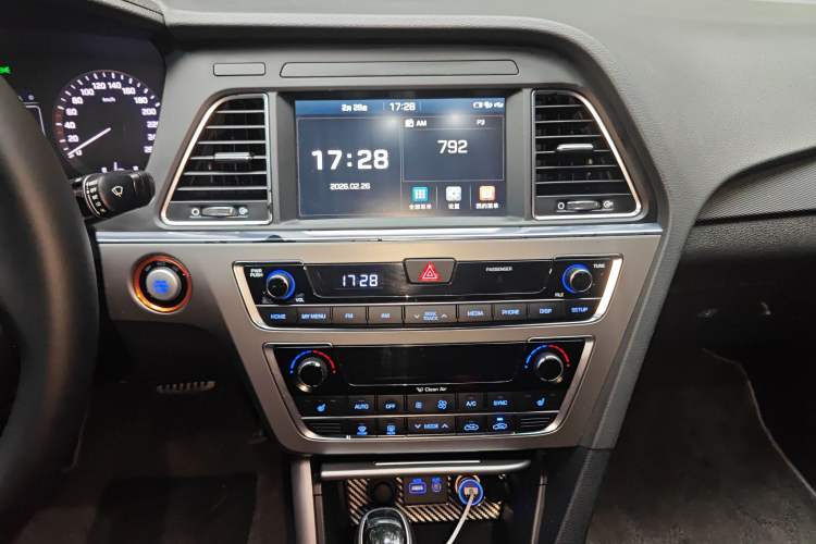 Used Hyundai Sonata 2017 1.6T GLS Smart Model Audio And AC Panel