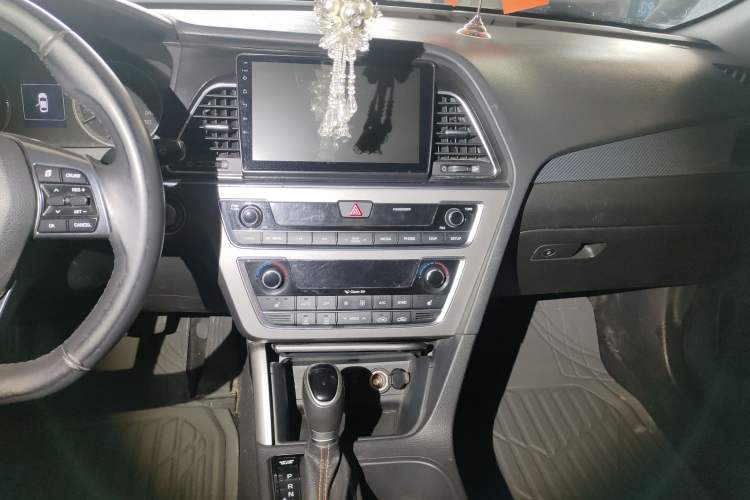 Used Hyundai Sonata 2017 1.6T GLS Smart Model Audio And AC Panel