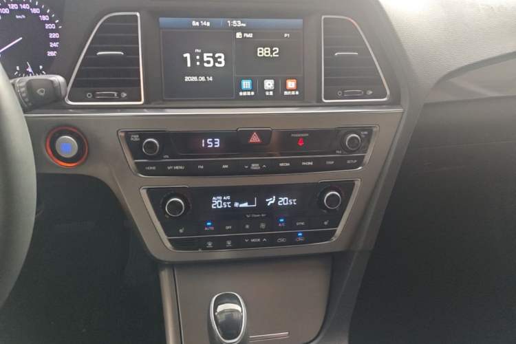 Used Hyundai Sonata 2017 1.6T GLS Smart Model Audio And AC Panel