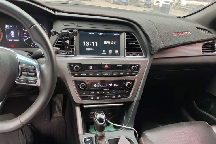 Used Hyundai Sonata 2017 1.6T GS Fashion Edition Audio And AC Panel