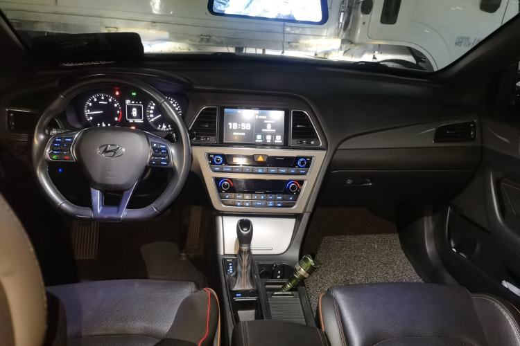 Used Hyundai Sonata 2017 1.6T GLS Smart Model Center Console