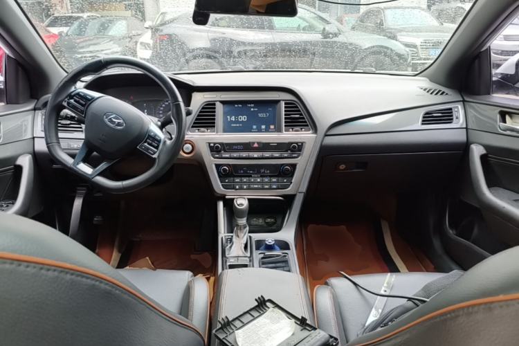 Used Hyundai Sonata 2017 1.6T GLS Smart Model Center Console