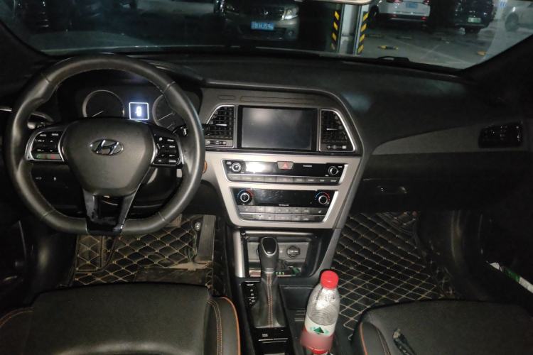 Used Hyundai Sonata 2017 1.6T GLS Smart Model Center Console