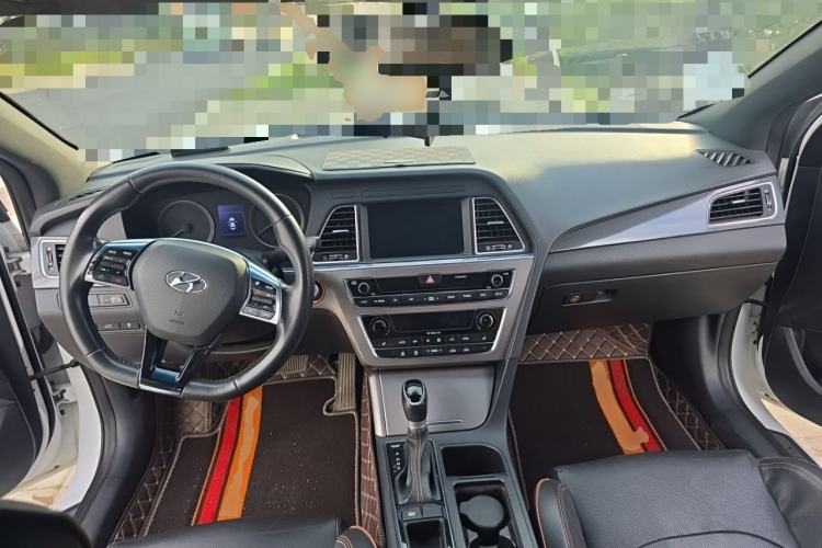 Used Hyundai Sonata 2017 1.6T GLS Smart Model Center Console