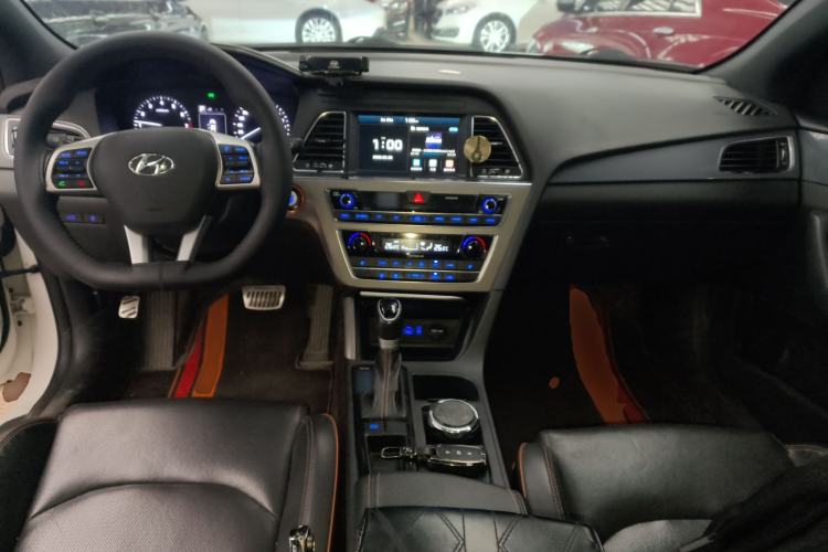 Used Hyundai Sonata 2017 1.6T GLS Smart Model Center Console