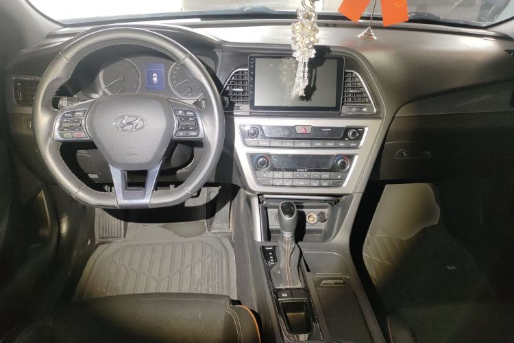 Used Hyundai Sonata 2017 1.6T GLS Smart Model Center Console