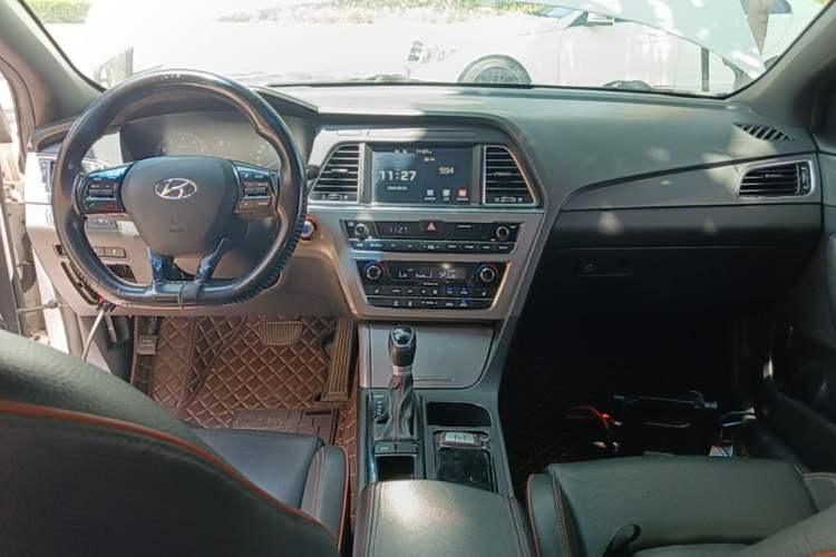Used Hyundai Sonata 2017 1.6T GLS Smart Model Center Console